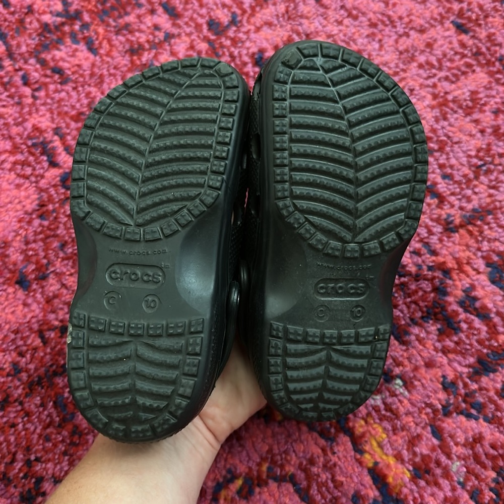 Crocs • black slip on crocs - Picture 4 of 5
